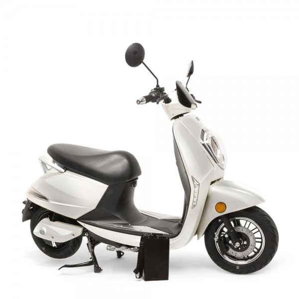 simple scooter weiß schwarzer sitz